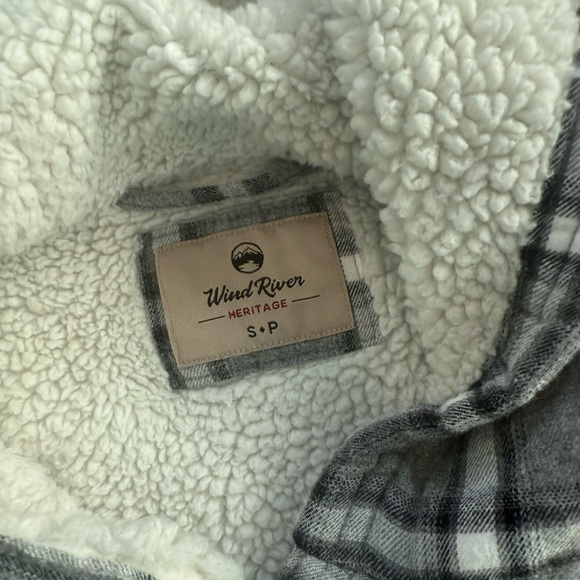 Wind River fleece lined flannel jacket - like new - Picture 3 of 5